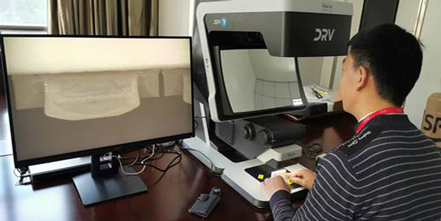 Sub-stage illumination of bottle flip top cap under DRV-Z1