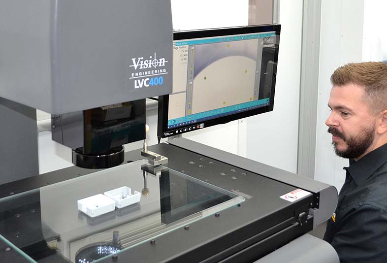 LVC400 measuring plastic component 786x534px copy Titanium bone screw inspection under magnification with DRV-Z1