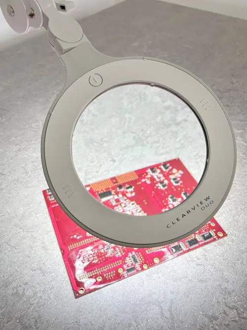 ClearView-DUO-PCB-500×667 ClearView DUO inspecting a PCB